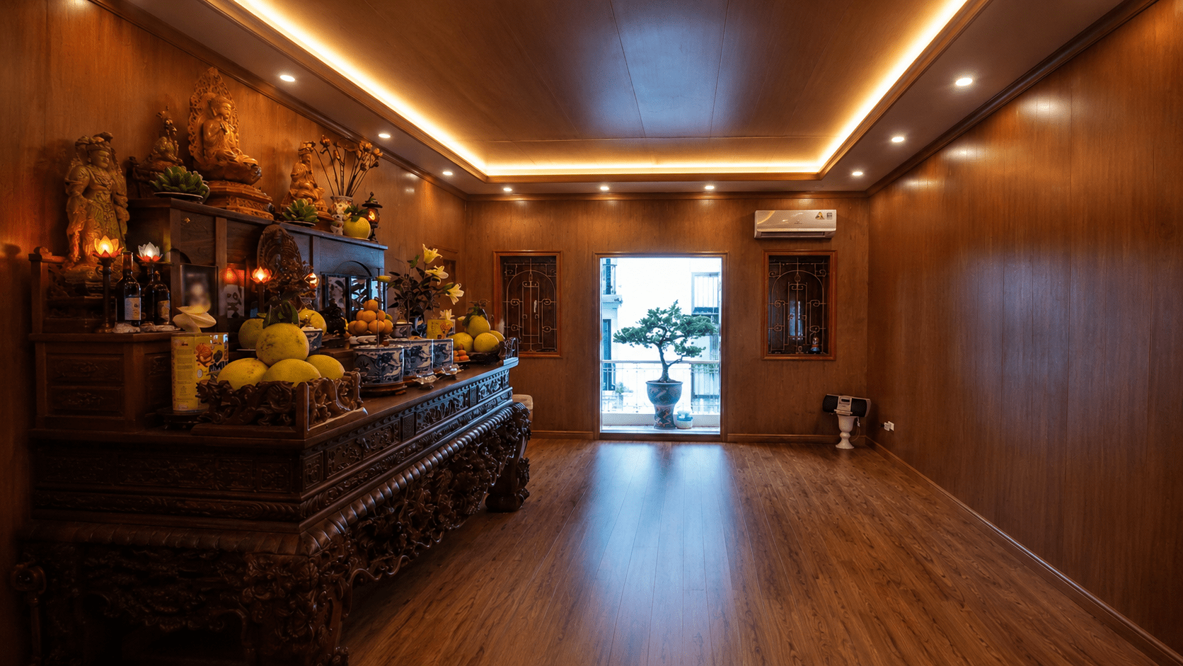 Tran-nhua-nano-cho-khong-gian-phong-tho-2